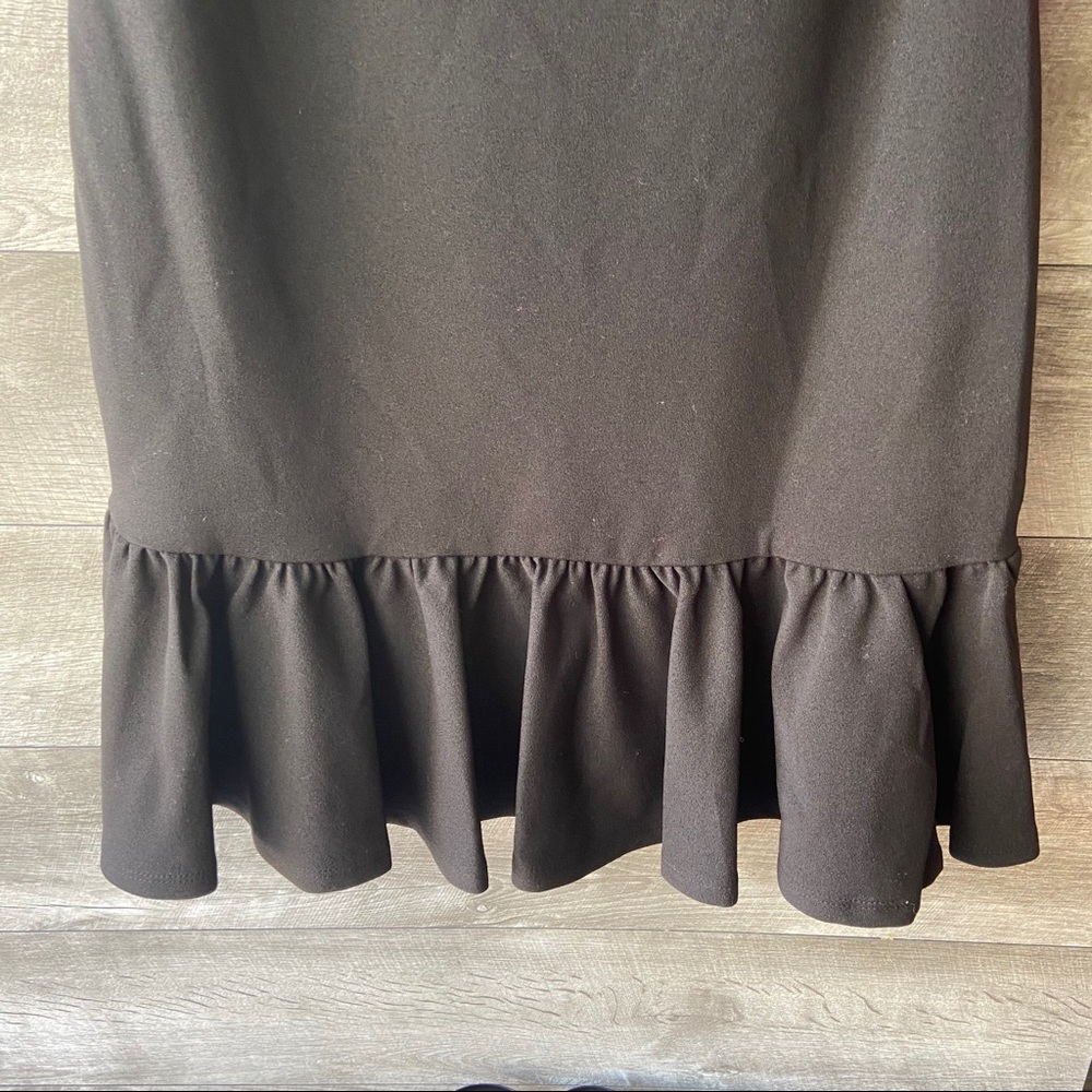 Betsey Johnson ruffle bottom black shift dress - Picture 2 of 7